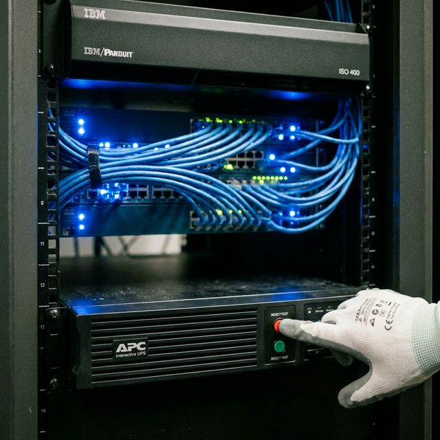 Site Rack Cuarto Servidores UPS Corporativo